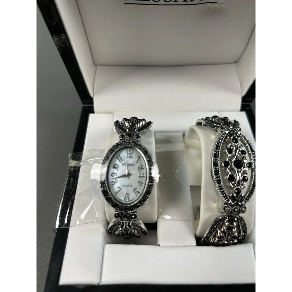 Kessaris Women's Quartz Watch & Matching Bracelet Set Silver Tone Untested